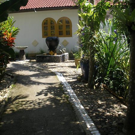 Seri Pengantin Resort Kampung Janda Baik Exterior photo