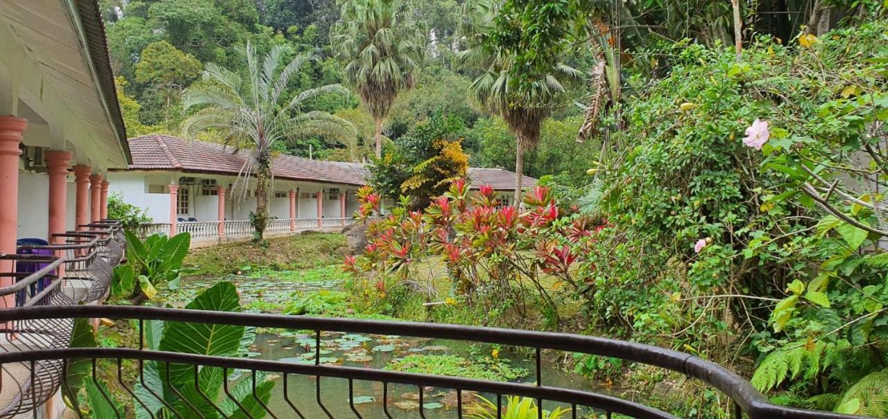 Seri Pengantin Resort Kampung Janda Baik Exterior photo