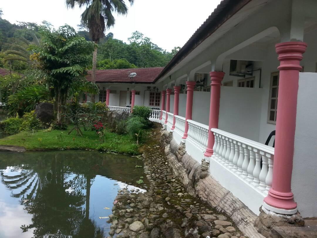 Seri Pengantin Resort Kampung Janda Baik Exterior photo